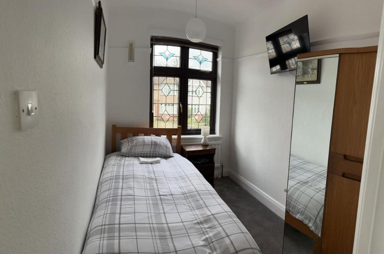Amazing And Romantic O2 Arena 4 Bedrooms House Free Parking London Exterior foto